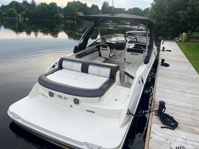 2016 Sea Ray SLX 280 Photo 2 of 25