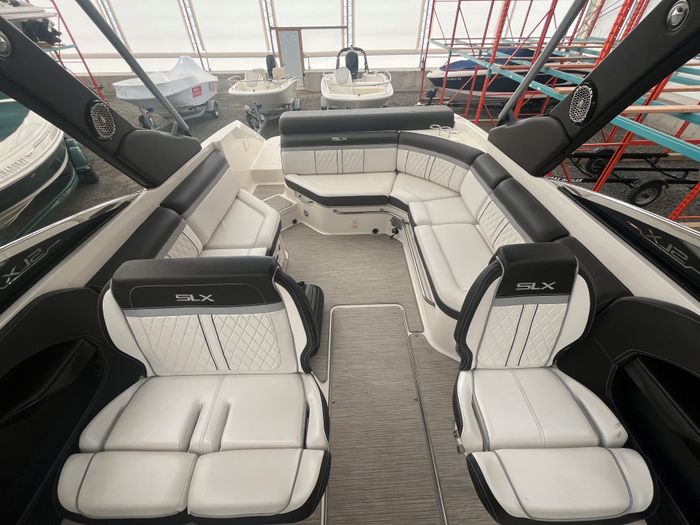 2016 Sea Ray SLX 280 Photo 18 of 25