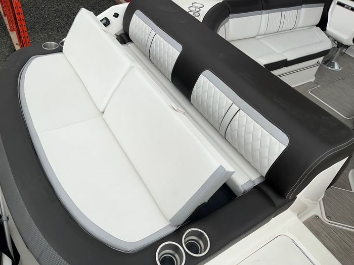 2016 Sea Ray SLX 280 Photo 19 of 25