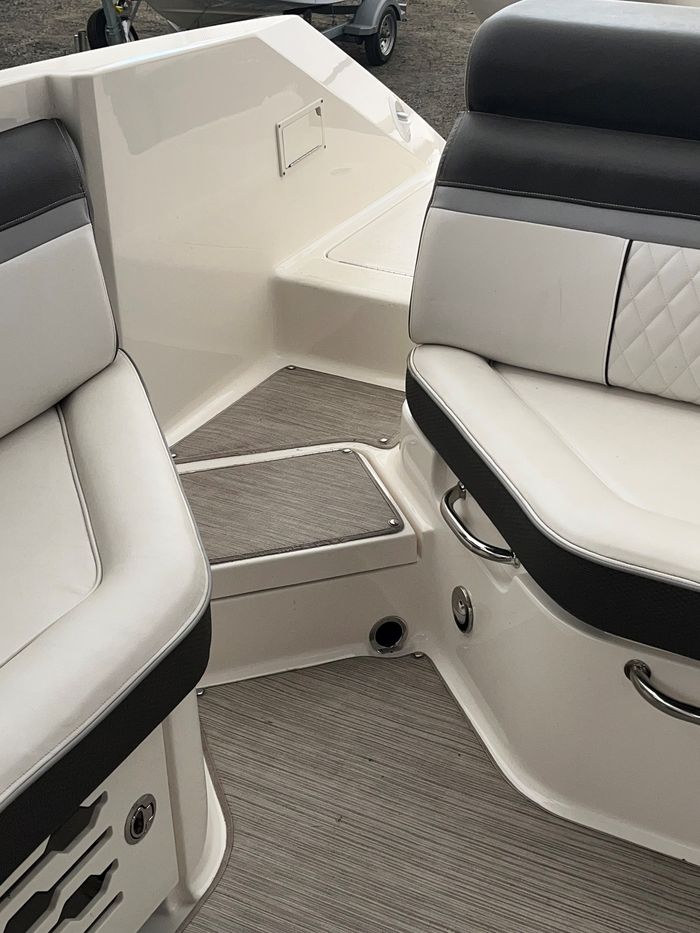 2016 Sea Ray SLX 280 Photo 20 of 25