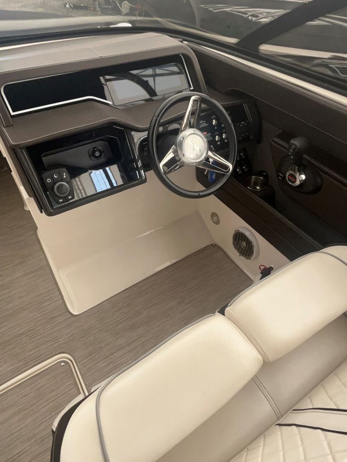 2016 Sea Ray SLX 280 Photo 11 of 25