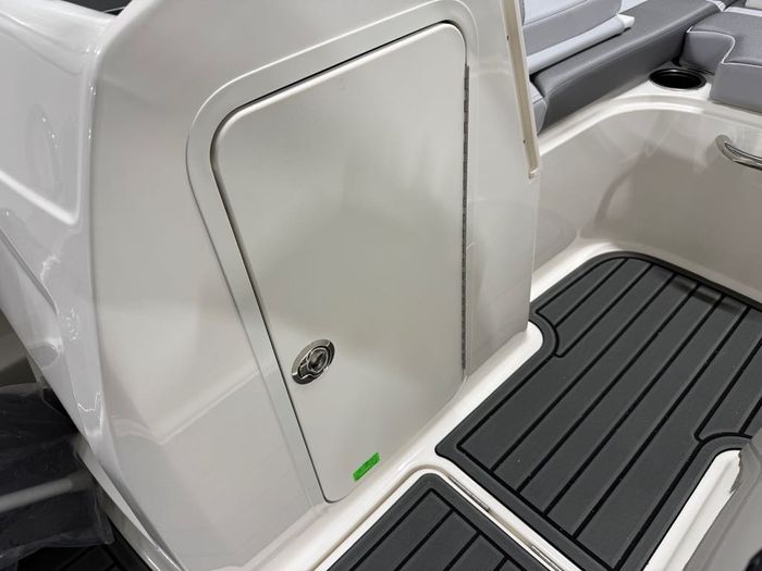 2027 Bayliner VR4OB Photo 13 of 19