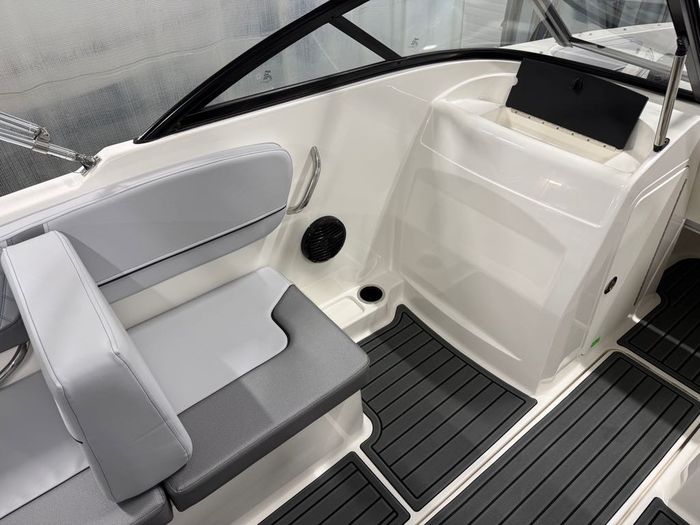 2027 Bayliner VR4OB Photo 5 of 19