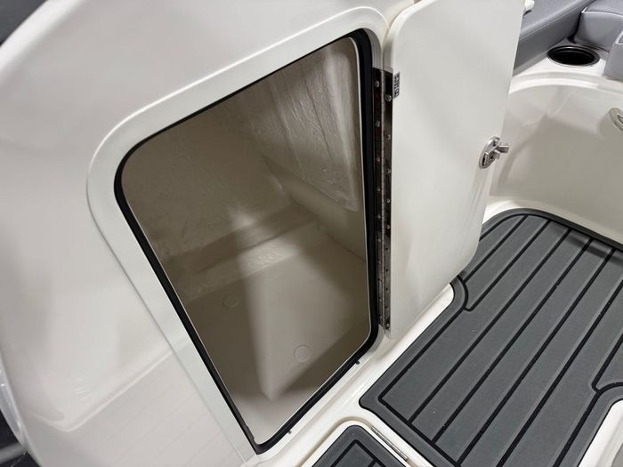 2027 Bayliner VR4OB Photo 14 of 19