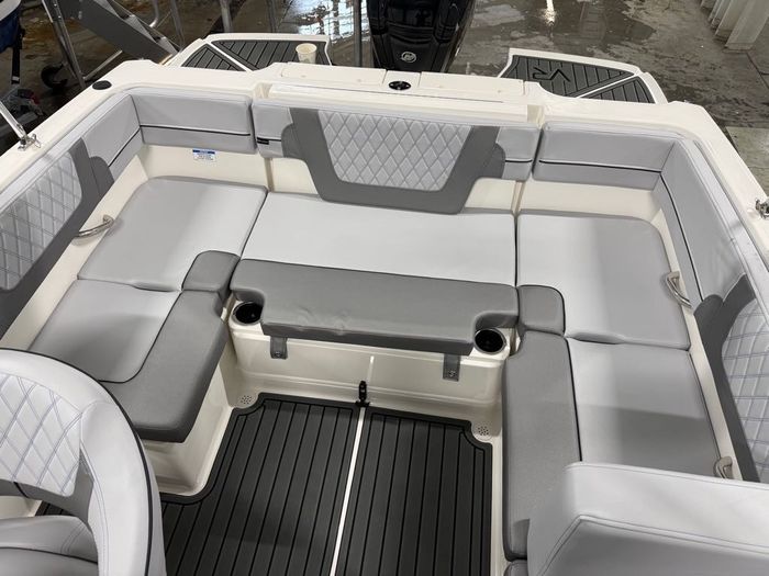 2027 Bayliner VR4OB Photo 9 of 19