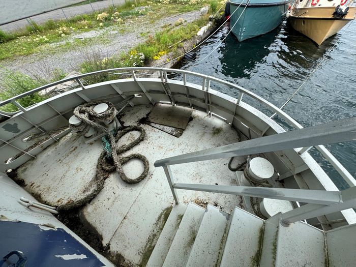 2001 Borealis 84' Custom Photo 6 of 49