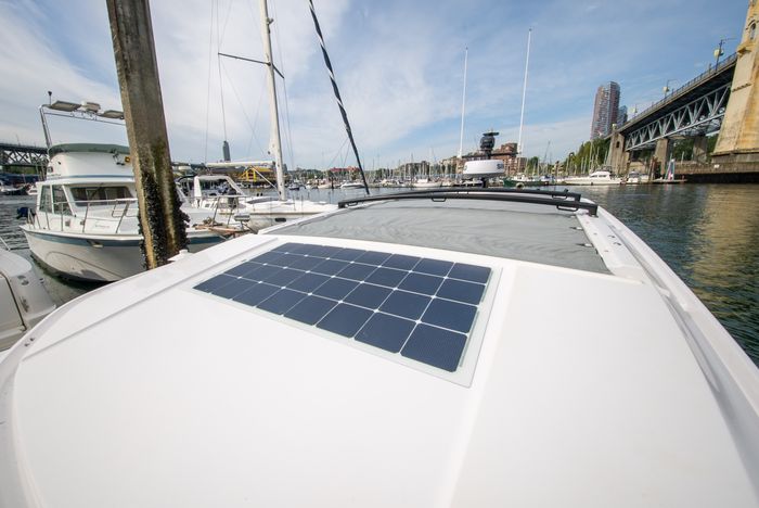 2022 Axopar 37 XC Cross Cabin Photo 6 of 41
