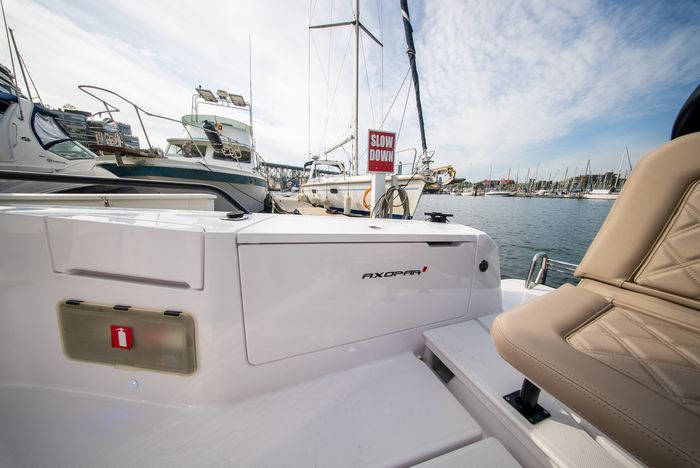 2022 Axopar 37 XC Cross Cabin Photo 11 of 41