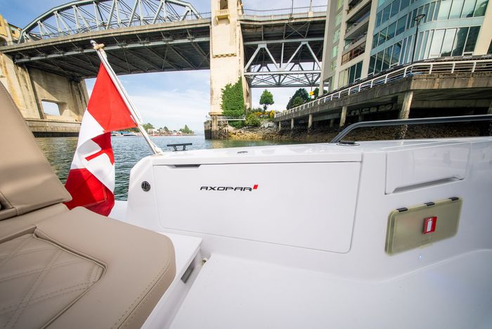 2022 Axopar 37 XC Cross Cabin Photo 12 of 41