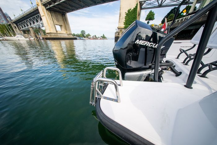 2022 Axopar 37 XC Cross Cabin Photo 13 of 41