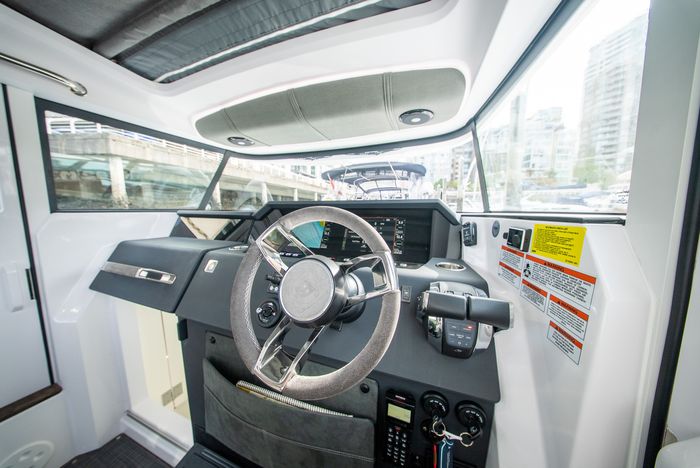 2022 Axopar 37 XC Cross Cabin Photo 21 of 41