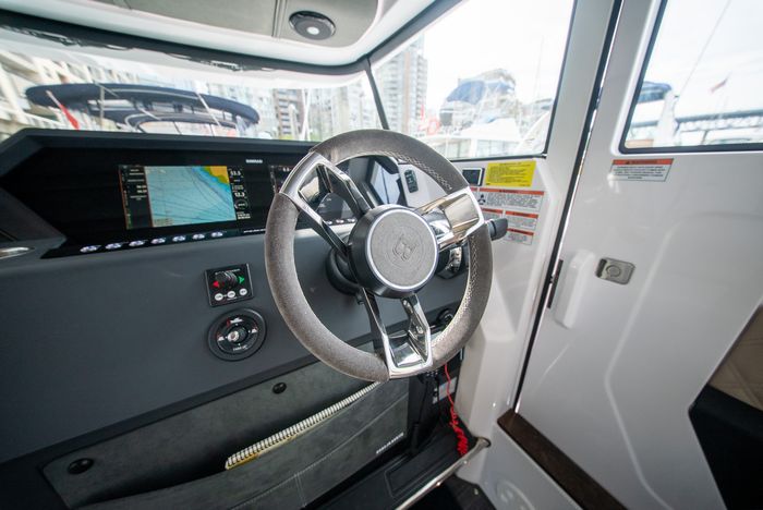 2022 Axopar 37 XC Cross Cabin Photo 24 of 41