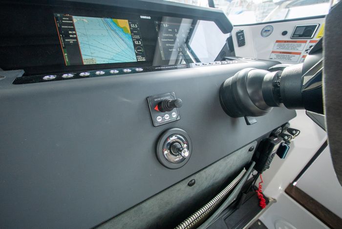 2022 Axopar 37 XC Cross Cabin Photo 25 of 41