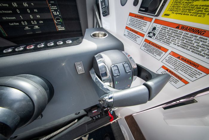 2022 Axopar 37 XC Cross Cabin Photo 26 of 41