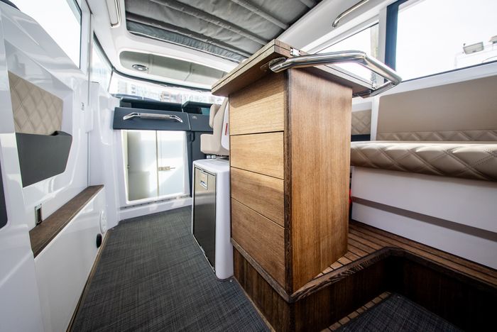 2022 Axopar 37 XC Cross Cabin Photo 31 of 41