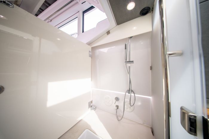 2022 Axopar 37 XC Cross Cabin Photo 38 of 41