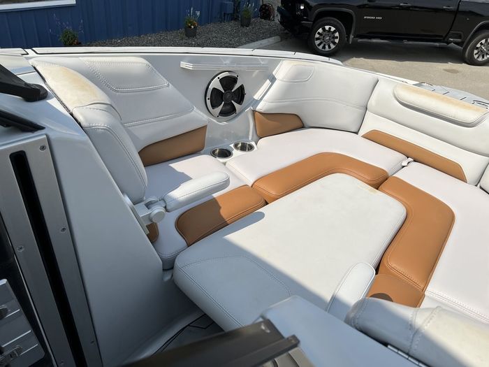 2019 Malibu M235 Photo 18 of 40