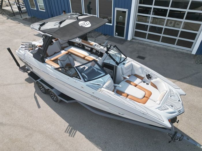 2019 Malibu M235 Photo 4 of 40