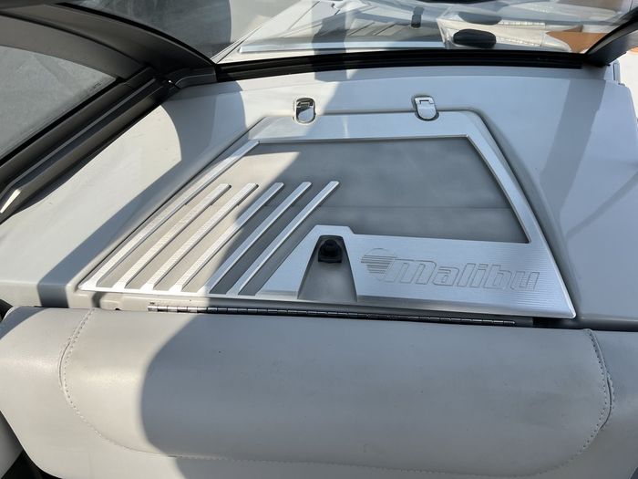 2019 Malibu M235 Photo 28 of 40