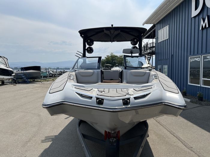 2019 Malibu M235 Photo 5 of 40