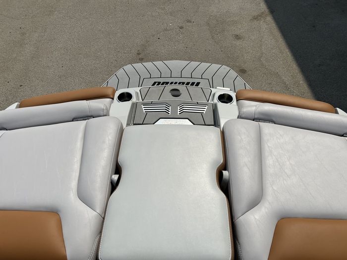 2019 Malibu M235 Photo 37 of 40