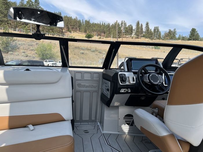 2019 Malibu M235 Photo 30 of 40