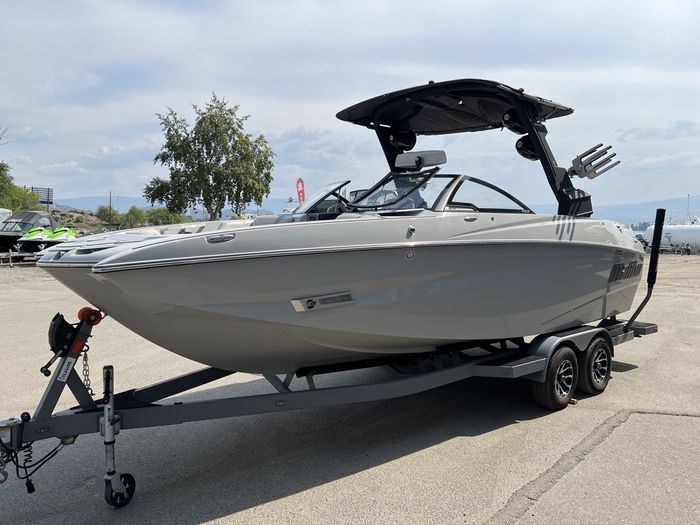 2019 Malibu M235 Photo 7 of 40