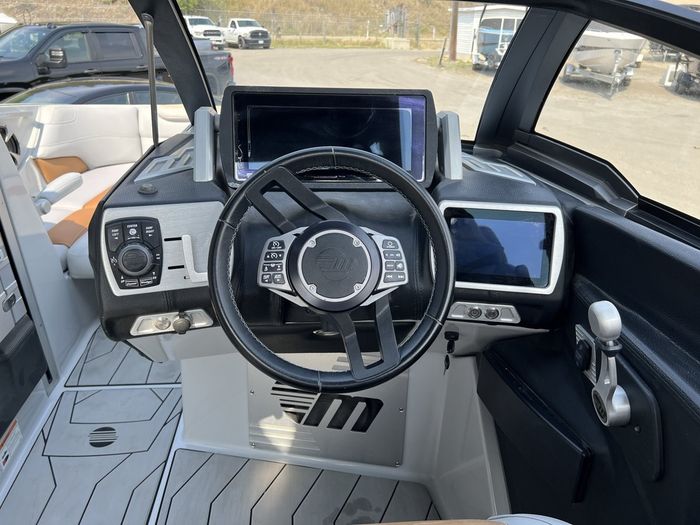 2019 Malibu M235 Photo 23 of 40