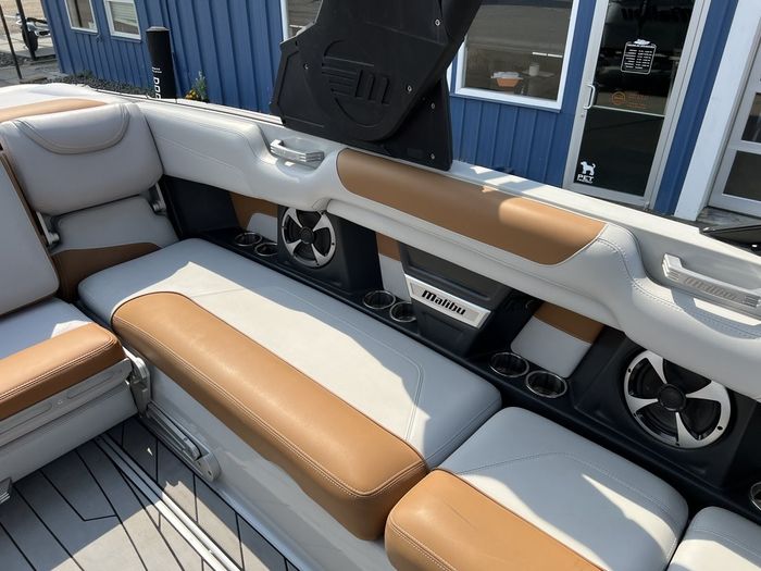 2019 Malibu M235 Photo 31 of 40
