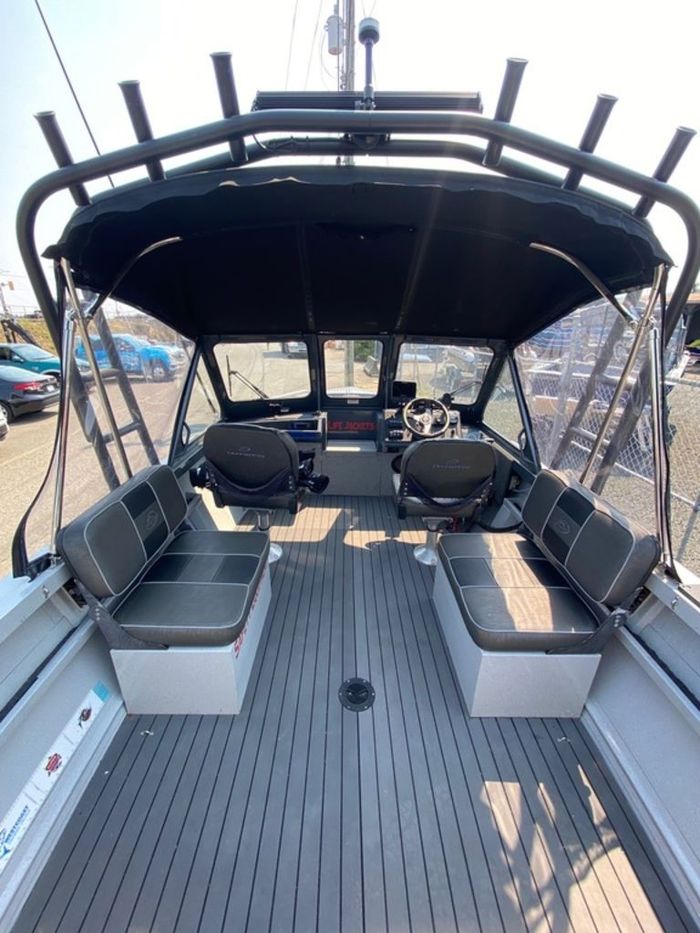 0 Duckworth 18 Navigator Sport Photo 6 of 17
