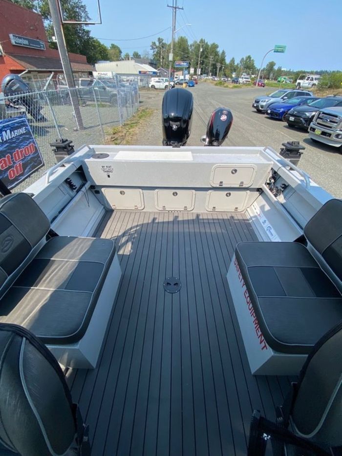0 Duckworth 18 Navigator Sport Photo 5 of 17