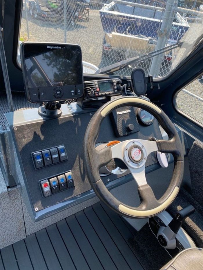 0 Duckworth 18 Navigator Sport Photo 8 of 17