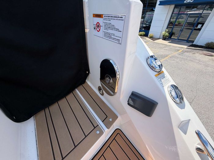 2019 Sea Ray DA320 Photo 9 sur 19