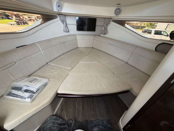 2019 Sea Ray DA320 Photo 14 sur 19