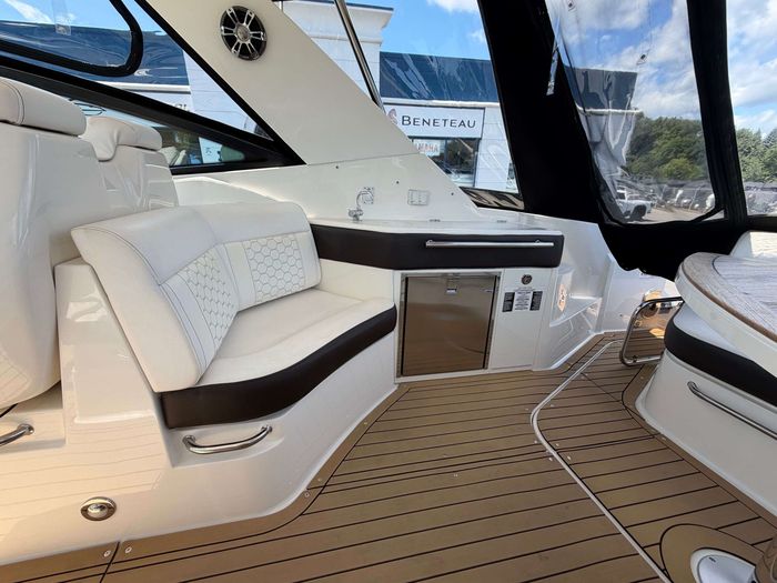 2019 Sea Ray DA320 Photo 15 sur 19