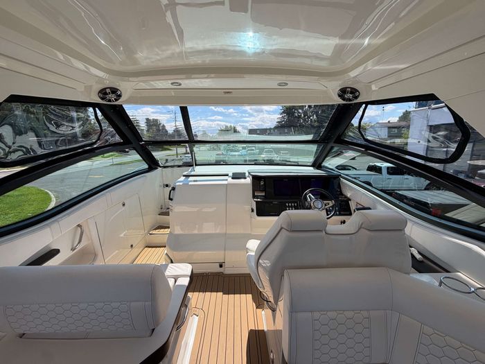 2019 Sea Ray DA320 Photo 17 sur 19