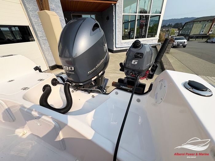 2021 Campion Explorer EX-16 Center Console Photo 10 of 25