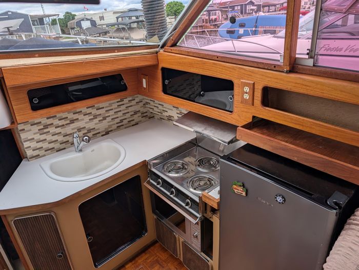 1982 Sea Ray 360 SRV Photo 13 of 17