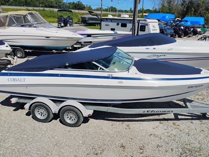 1998 Cobalt 220/BR Photo 3 of 11