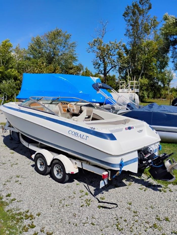 1998 Cobalt 220/BR Photo 7 of 11