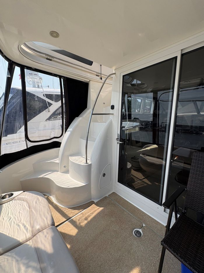 2009 Meridian 341 SB Photo 10 of 40