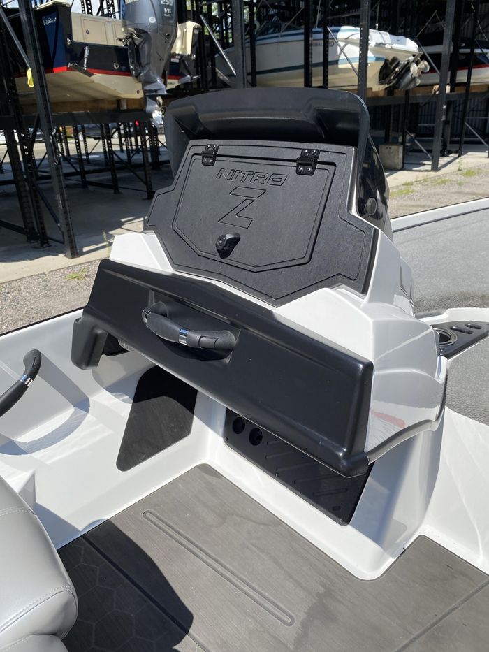 2023 Nitro Z19 Photo 25 of 32
