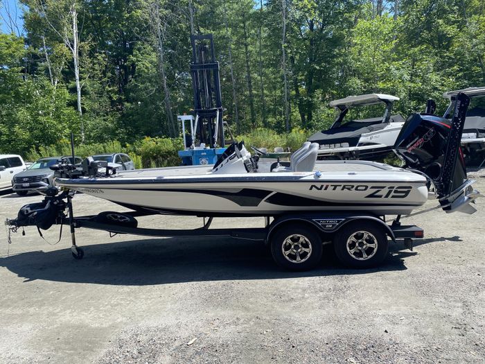2023 Nitro Z19 Photo 9 of 32
