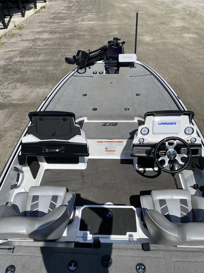 2023 Nitro Z19 Photo 4 of 32