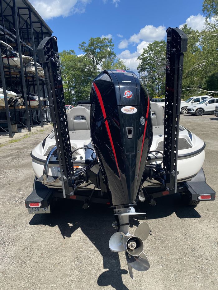 2023 Nitro Z19 Photo 12 of 32