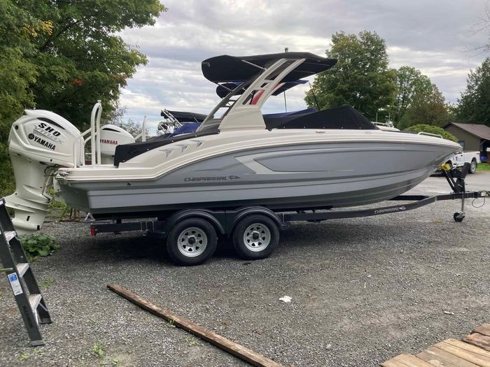 2021 Chaparral 23 SSI OB Photo 3 of 4