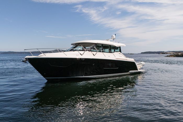 2019 Tiara C49 Photo 8 of 107