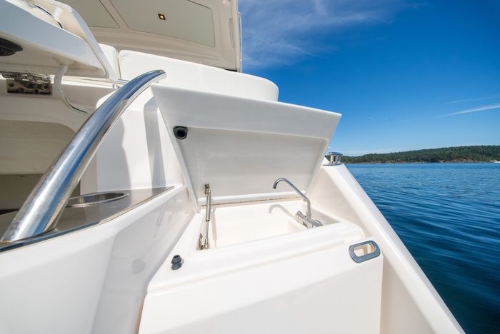 2019 Tiara C49 Photo 17 of 107