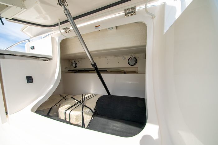 2019 Tiara C49 Photo 19 of 107