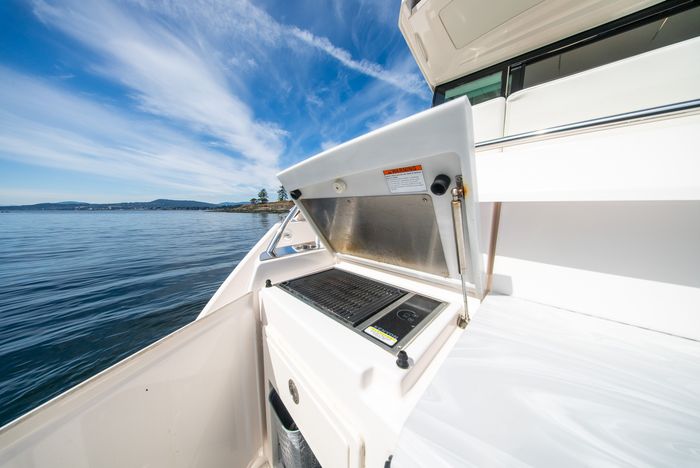 2019 Tiara C49 Photo 23 of 107